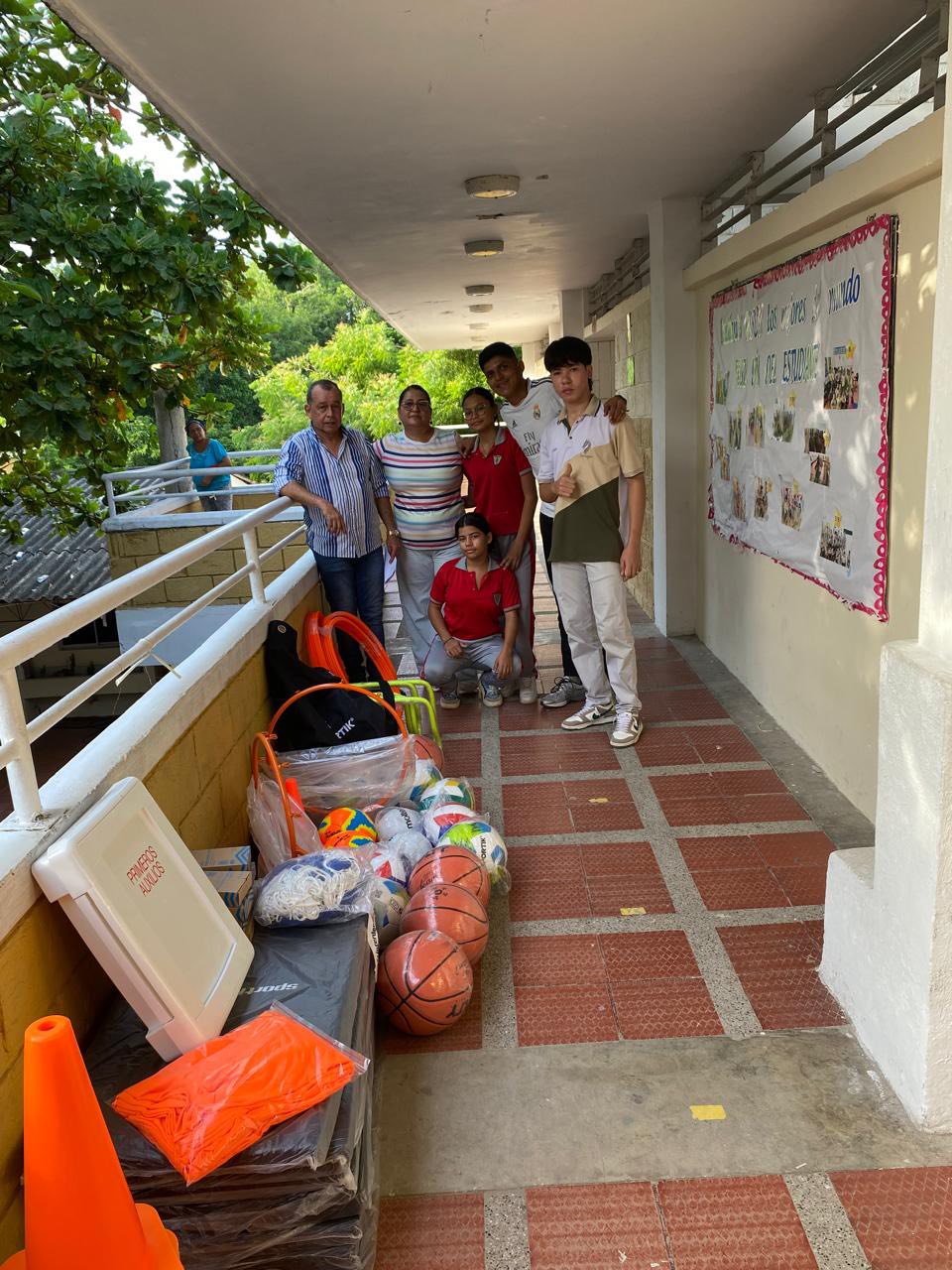 Dotación Deportiva y Tecnológica