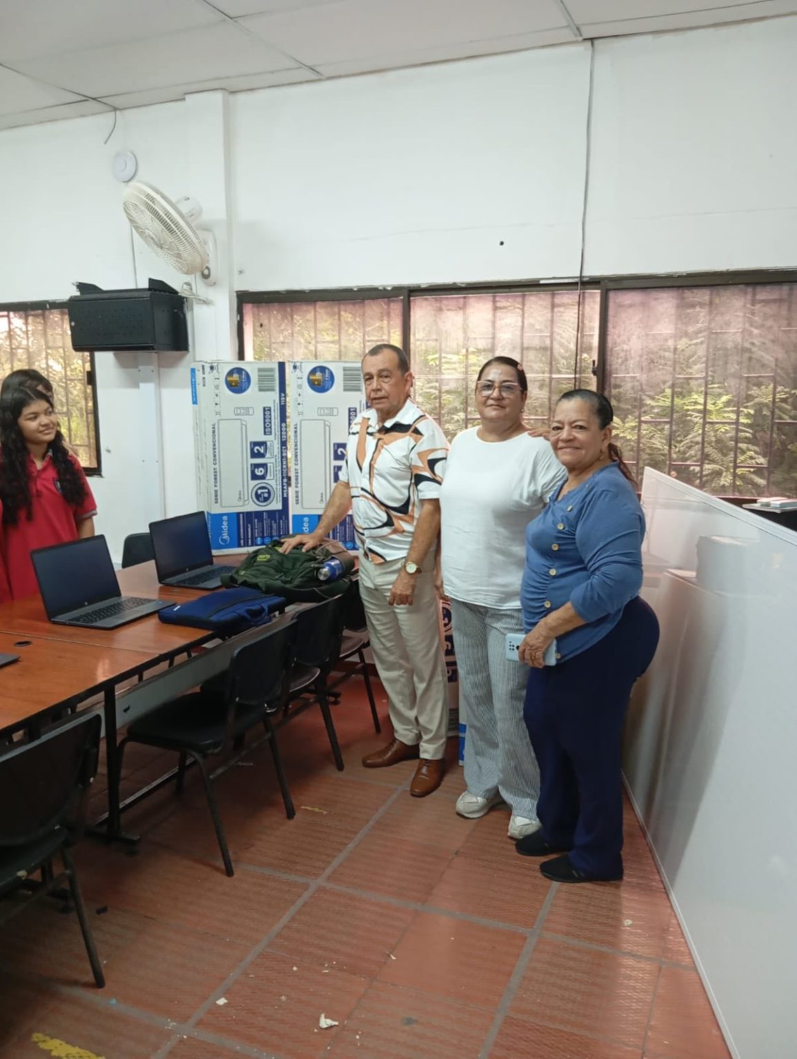 Dotación Deportiva y Tecnológica